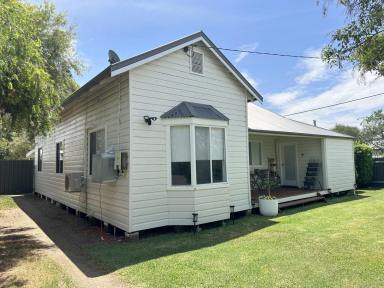 House For Sale - NSW - Moree - 2400 - WONDERFUL WEATHERBOARD - CENTRAL LOCATION  (Image 2)