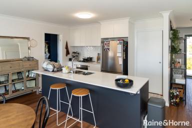 House For Lease - NSW - Lloyd - 2650 - LOW MAITENANCE LLOYD LIVING  (Image 2)