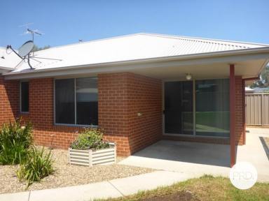 Townhouse For Lease - NSW - Lavington - 2641 - IMMACULATE TOWNHOUSE! (Image 2)