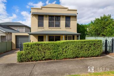 House Leased - VIC - Quarry Hill - 3550 - Immaculate Two Story Townhouse  (Image 2)