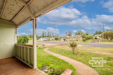 House For Sale - NSW - Glen Innes - 2370 - Captivating Heritage: Explore the Charms of 116 Oliver Street, Glen Innes  (Image 2)