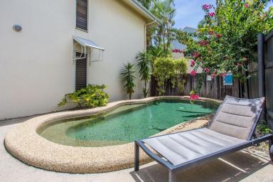 Townhouse Leased - QLD - Palm Cove - 4879 - **** APPROVED APPLICATION **** TWO BEDROOM TOWNHOUSE - STONES THROW TO THE BEST OF PALM COVE!  (Image 2)