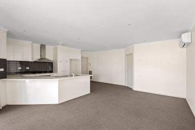 House Sold - VIC - Kangaroo Flat - 3555 - Low-maintenance, contemporary style  (Image 2)