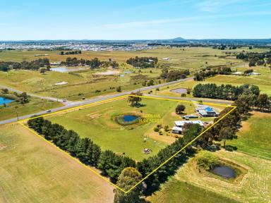 House For Sale - VIC - Smythes Creek - 3351 - 2.00HA (4.96 Acres) Prime Smythes Creek Location Offering Something To Please Everyone  (Image 2)