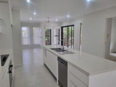 House Leased - QLD - Smithfield - 4878 - *** APPROVED APPLICATION **** LOW MAINTENANCE LIVING, CLOSE TO ALL AMENITIES  (Image 2)