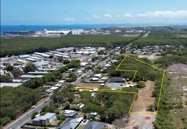 House For Sale - QLD - Slade Point - 4740 - COMMITMENT TO NEW HOME FORCES SALE!  (Image 2)