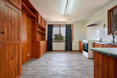 House Sold - SA - Port Augusta - 5700 - Under offer  (Image 2)