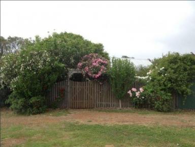 House Sold - WA - Queenwood - 6239 - 3 BEDROOM HOME ON 1100M2 IN RURAL QUEENWOOD, NEAR DONNYBROOK  (Image 2)