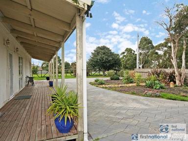 House Leased - VIC - Tooradin - 3980 - TOORADIN LIVING ON APROX 1 ACRE  (Image 2)