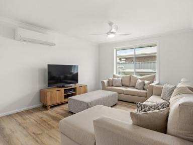 Duplex/Semi-detached For Sale - NSW - Old Bar - 2430 - DUAL KEY HOUSE AND GRANNY FLAT RENTING FOR $970/WK  (Image 2)