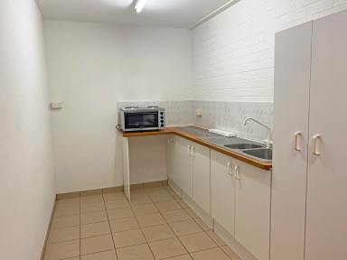 Unit Leased - NSW - Taree - 2430 - Two bedroom unit
Entry via Peeress Lane  (Image 2)