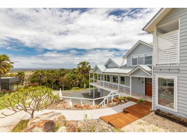 House For Sale - NSW - Forster - 2428 - LUXURY LISTING:  STUNNING & MODERN CAPE HAWKE ACREAGE  (Image 2)