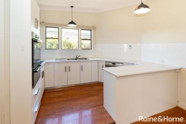 House For Lease - NSW - Wagga Wagga - 2650 - PERFECTLY POSITIONED  (Image 2)