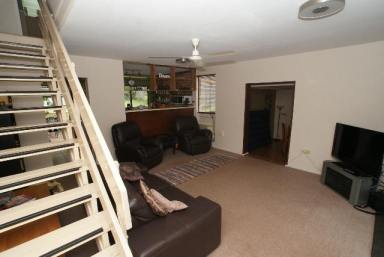 Unit Leased - QLD - Trinity Beach - 4879 - TWO BEDROOM DUPLEX - SOUGHT AFTER TRINITY BEACH!  (Image 2)