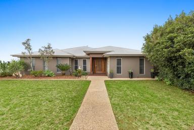 House Sold - QLD - Highfields - 4352 - Modern Family home on a spacious corner block  (Image 2)