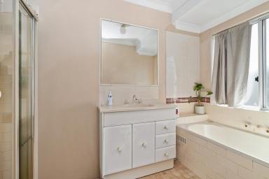 Unit For Lease - NSW - Raymond Terrace - 2324 - GOOD SIZED 3 BEDROOM UNIT!!!  (Image 2)