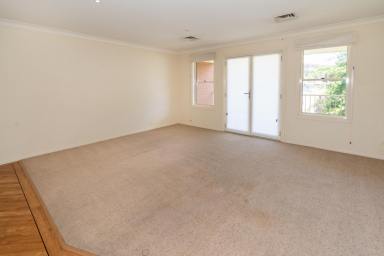 Unit Leased - NSW - Wagga Wagga - 2650 - Convenient living in great location  (Image 2)
