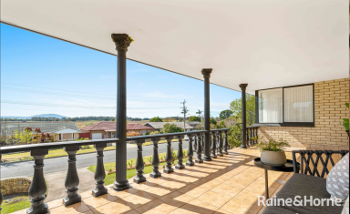 House For Lease - NSW - Nowra - 2541 - TASTEFULLY RENOVATED TWO STOREY WITH VIEWS  (Image 2)
