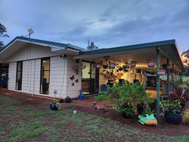 House For Sale - QLD - Blackbutt - 4314 - Spacious 3 bedroom home on 4.98 acres, with a 2 & 3 bay garage.  (Image 2)