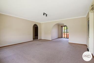 Unit Sold - NSW - Glenroy - 2640 - BRIGHT AND SPACIOUS  (Image 2)