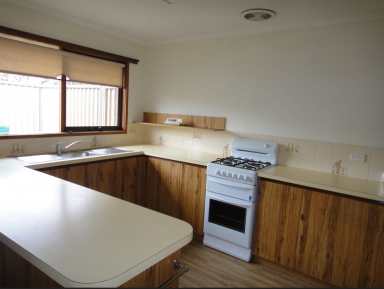 Apartment Leased - VIC - Sebastopol - 3356 - 2 BEDROOM APARTMENT CLOSE TO ALL AMENITIES  (Image 2)