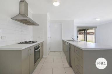 House For Lease - NSW - Springdale Heights - 2641 - LOW MAINTENANCE LIVING!  (Image 2)