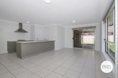 House For Lease - NSW - Springdale Heights - 2641 - LOW MAINTENANCE LIVING!  (Image 2)