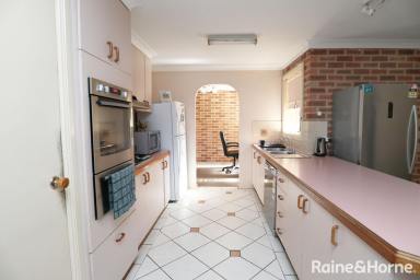 House Leased - NSW - Glenfield Park - 2650 - QUIET LOCATION  (Image 2)