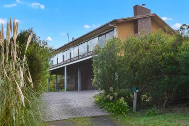 House For Lease - VIC - Skenes Creek - 3233 - Skenes Surf Shack  (Image 2)