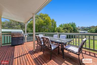 House For Sale - VIC - Lakes Entrance - 3909 - Successful Airbnb Opportunity or a Home Close to Town  (Image 2)