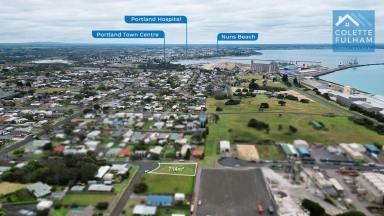 Residential Block For Sale - VIC - Portland - 3305 - Southern Ocean dreaming can become a reality!  Stroll to the beach, fish, play golf.  PERFECT POSITION! ONE BLOCK FROM THE OCEAN!  (Image 2)