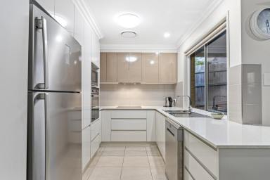 Unit Sold - QLD - Mount Lofty - 4350 - Low maintenance living in sought after Mount Lofty  (Image 2)