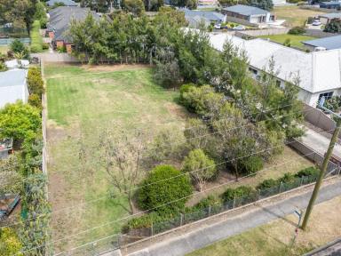 Residential Block For Sale - VIC - Hamilton - 3300 - Golf course views  (Image 2)
