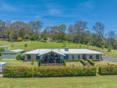 House For Sale - NSW - Tarraganda - 2550 - BEST VIEWS IN A PRIME LOCATION!  (Image 2)