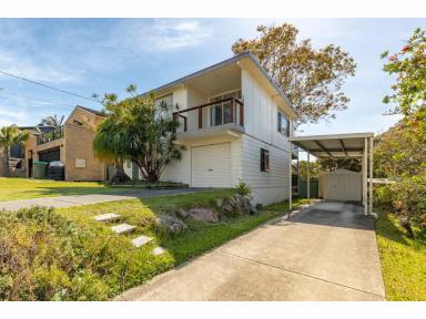 House Sold - NSW - Forster - 2428 - SURFVIEW AVENUE SERENITY  (Image 2)