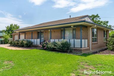House Leased - NSW - Wagga Wagga - 2650 - COMFORT LIVING IN CENTRAL WAGGA  (Image 2)