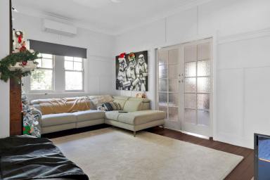House Leased - QLD - Newtown - 4350 - Charming Unfurnished Queensland Cottage  (Image 2)