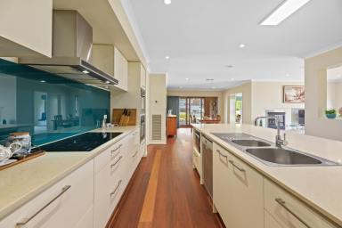 House Sold - VIC - Drouin - 3818 - SIMPLY STUNNING  (Image 2)