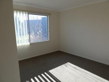 Townhouse Leased - VIC - Bairnsdale - 3875 - MODERN TOWNHOUSE  (Image 2)