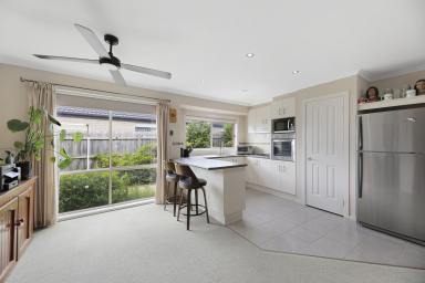 House Sold - VIC - Drouin - 3818 - NEAT, TIDY and VERY COMFORTABLE  (Image 2)