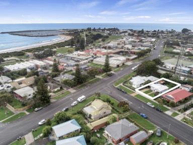House For Sale - VIC - Apollo Bay - 3233 - IN THE HEART OF APOLLO BAY - WALK EVERYWHERE  (Image 2)