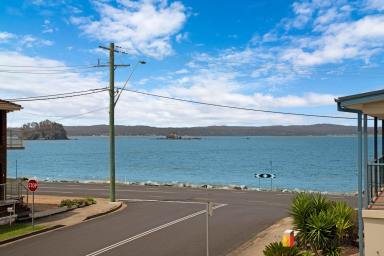 Unit For Sale - NSW - Batehaven - 2536 - Simple stunning ocean views.....Only 50m to the beach!  (Image 2)