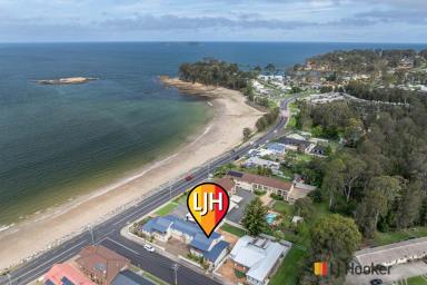 Unit For Sale - NSW - Batehaven - 2536 - Simple stunning ocean views.....Only 50m to the beach!  (Image 2)