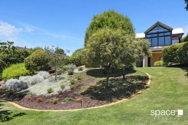 House Sold - WA - Scarborough - 6019 - Quintessential Overman Architectural Family Living  (Image 2)