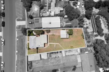 House For Sale - VIC - North Bendigo - 3550 - Large Block and Hospital Proximity  (Image 2)