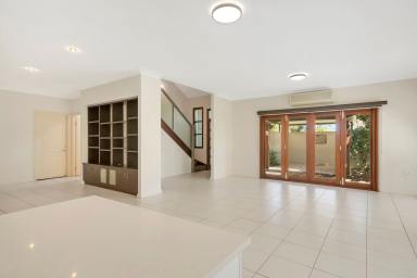 Unit Leased - QLD - Centenary Heights - 4350 - Luxury Townhouse in sought after Centenary Heights  (Image 2)