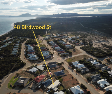 House Leased - WA - Hopetoun - 6348 - Modern 4x2 with View of the Barren Ranges  (Image 2)