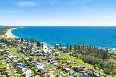 House For Sale - NSW - Tuross Head - 2537 - Location Is The Key - Short Walk To Beach at Tuross Head  (Image 2)