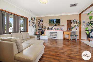 House Leased - NSW - Lavington - 2641 - LOVELY THREE BEDROOM HOME!  (Image 2)