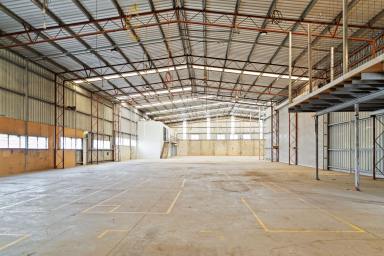 Industrial/Warehouse For Sale - QLD - Wilsonton - 4350 - Impressive Industrial Facility with Warehousing, Showroom and Office  (Image 2)